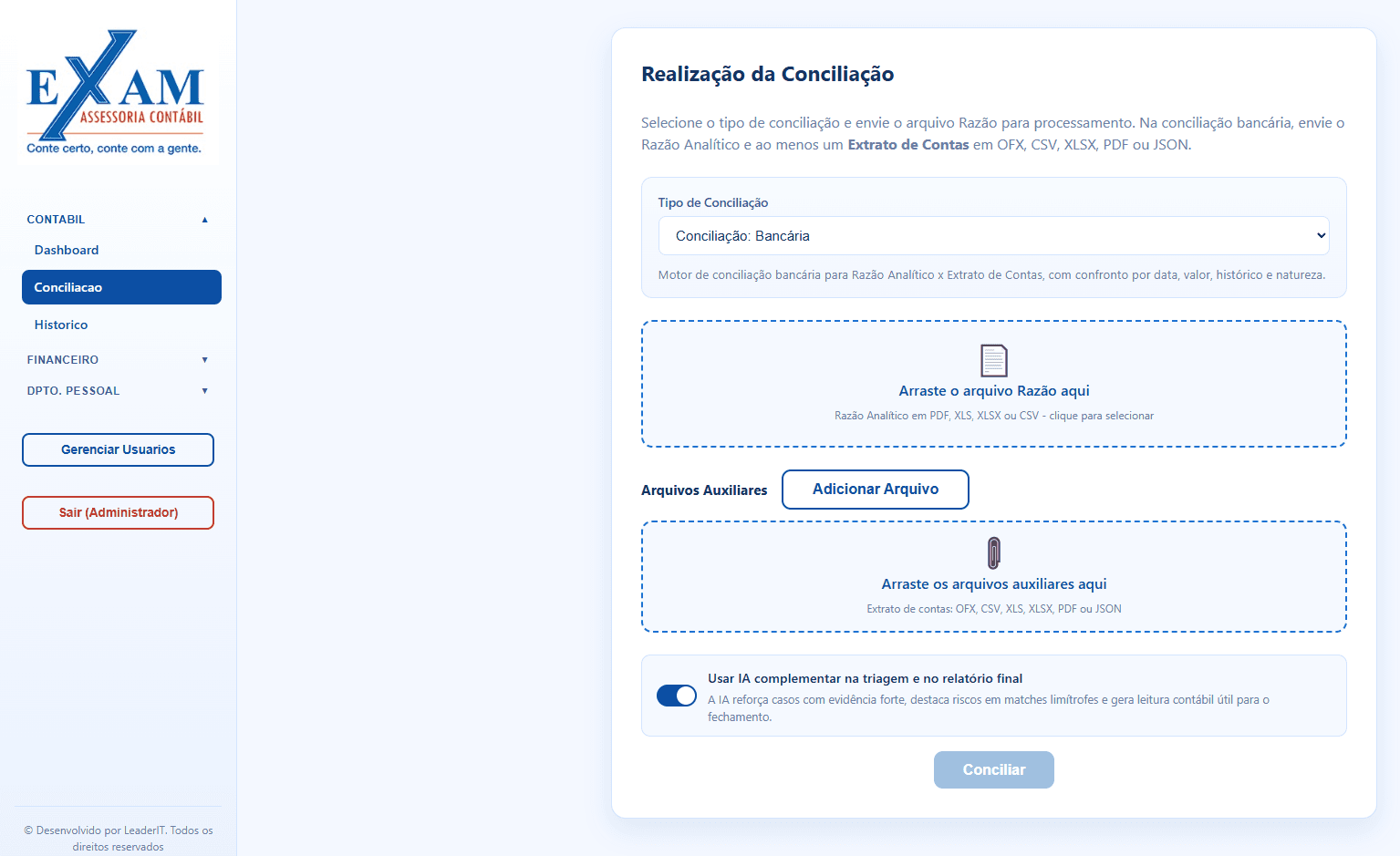 Consultor apresentando dashboard de atendimento